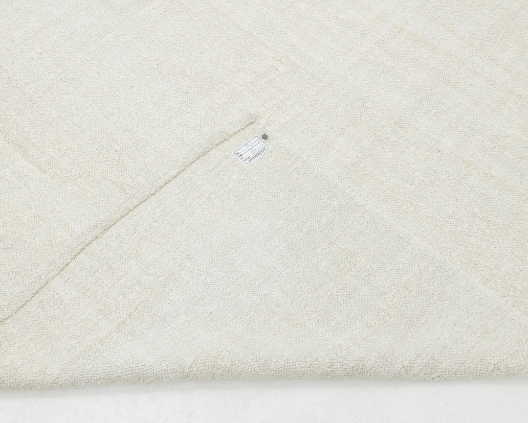 White Kilim Rug 8' 6" x 11' 2" | No. VR16042