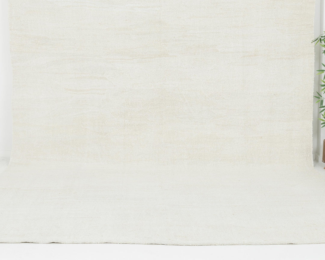 White Kilim Rug 10' 2" x 12' 6" | No. VR32125