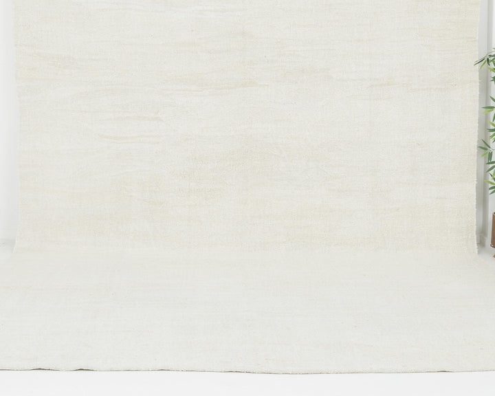 White Kilim Rug 10' 2" x 12' 6" | No. VR32125
