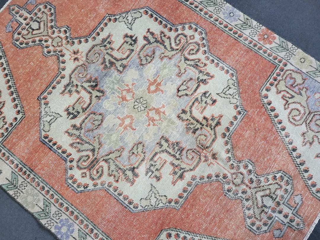 Beige Turkish Oushak Rug 4' 4" x 5' 10" Hand-Knotted | No. WR54304