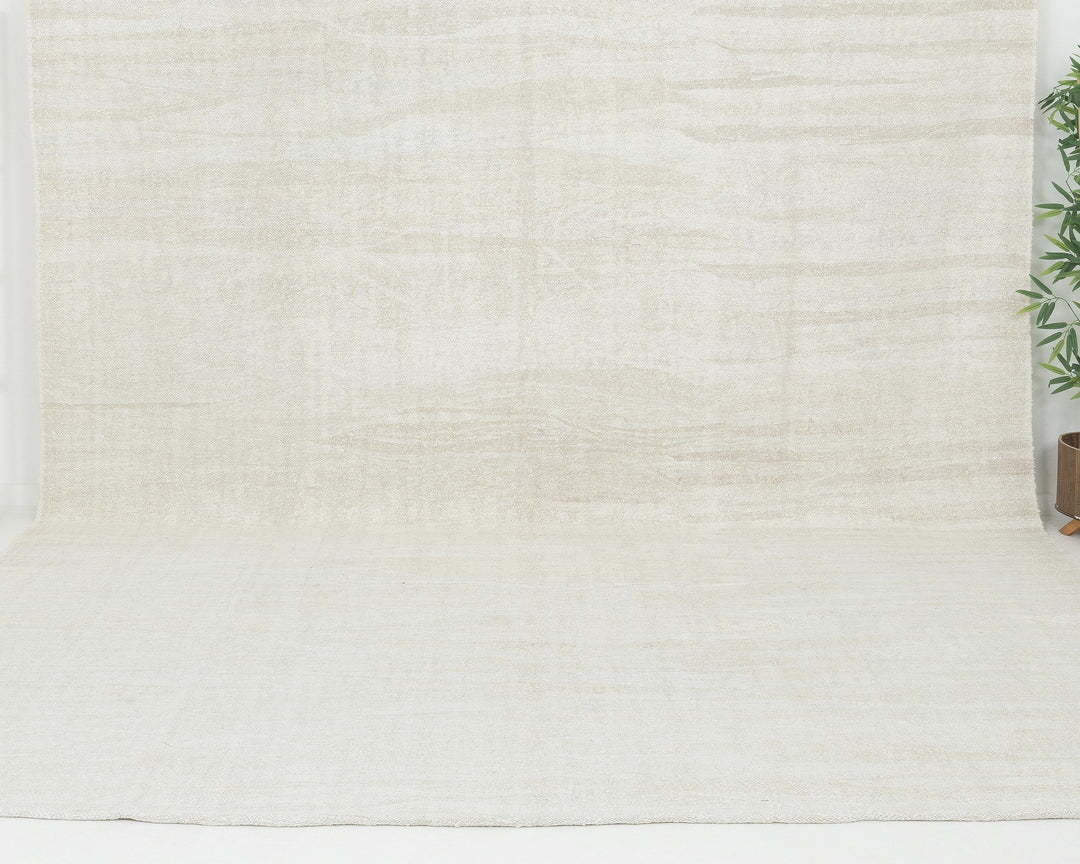 White Kilim Rug 9' 10" x 11' 11" | No. VR41398
