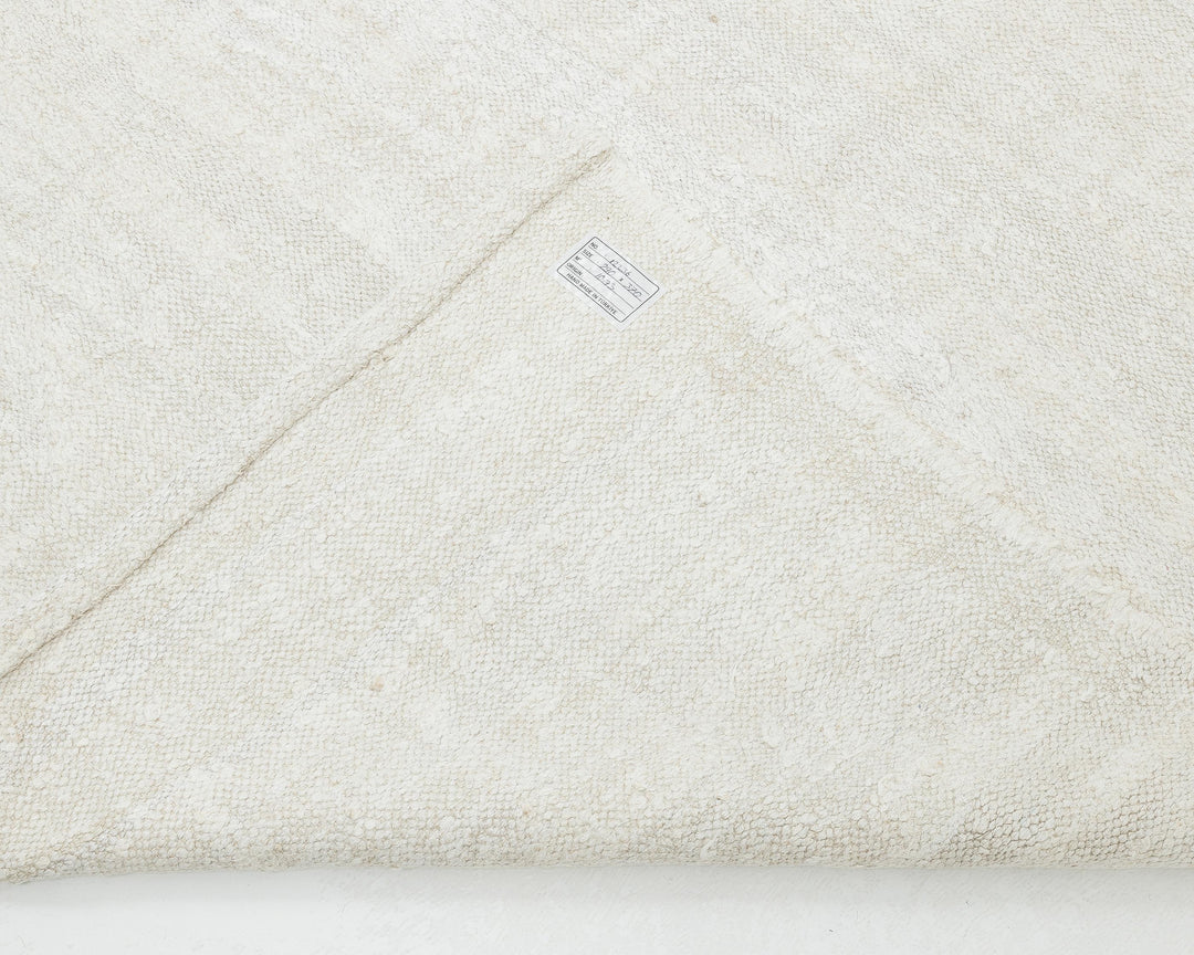 White Kilim Rug 9' 6" x 12' 1" | No. VR23856