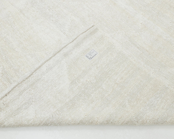 White Kilim Rug 9' 6" x 12' 4" | No. VR36792