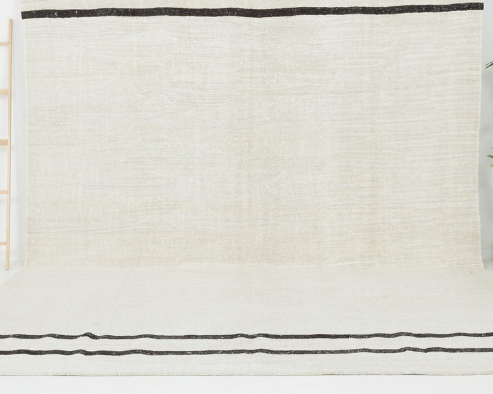 White Kilim Rug 9' x 11' 8" | No. VR69805