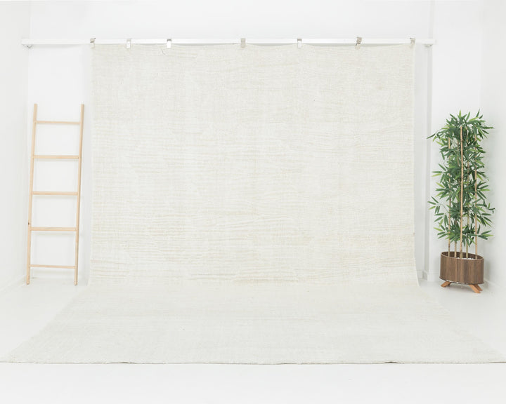 White Kilim Rug 9' 1" x 11' 7" | No. VR83571