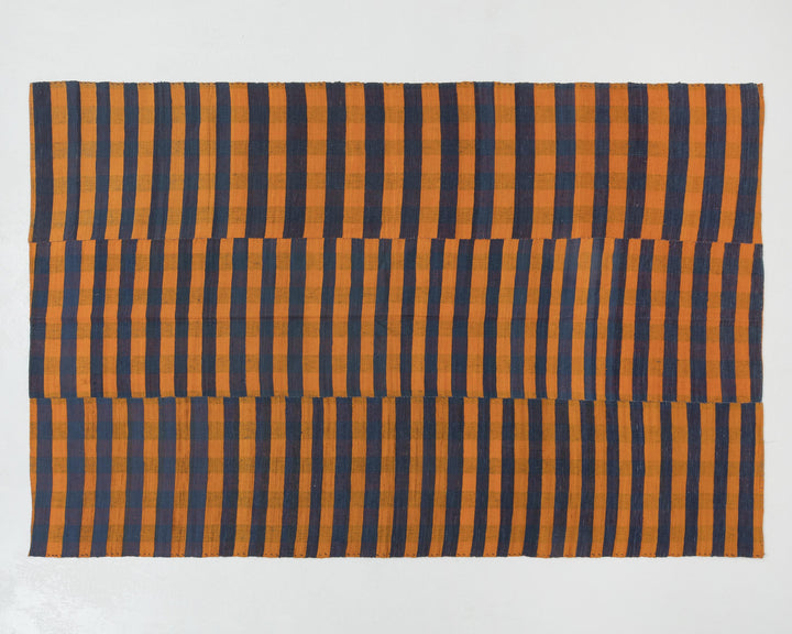 Kilim Rug 5' 5" x 7' 10" | No. VR91468