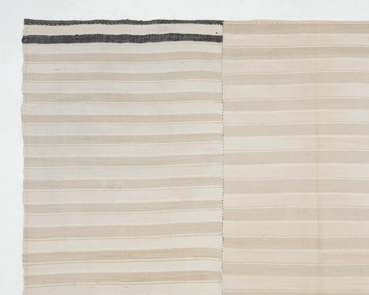 Faded Kilim Rug 5' 7" x 8' 11" | No. VR89434