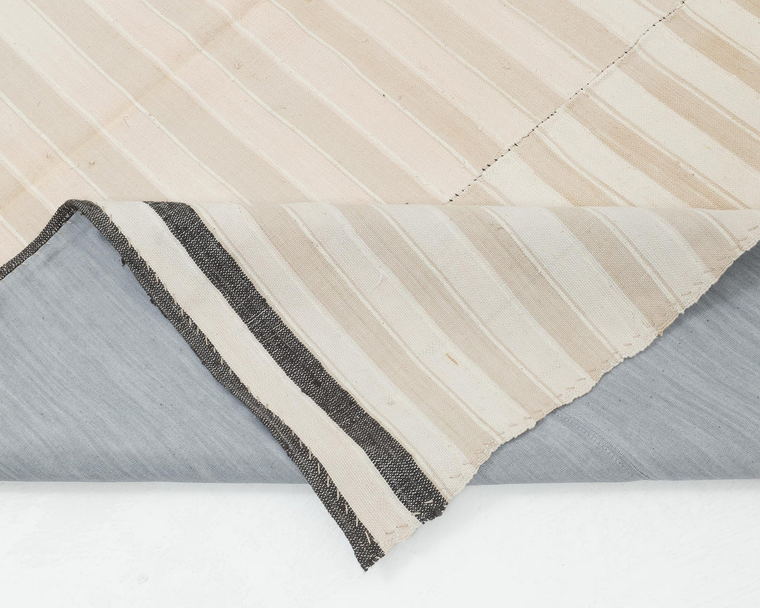Faded Kilim Rug 5' 7" x 8' 11" | No. VR89434