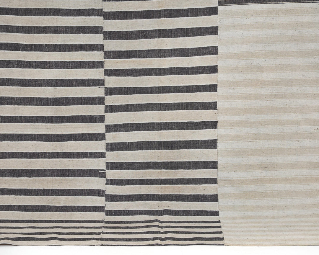 Neutral Kilim Rug 5' 7" x 7' 11" | No. VR63032