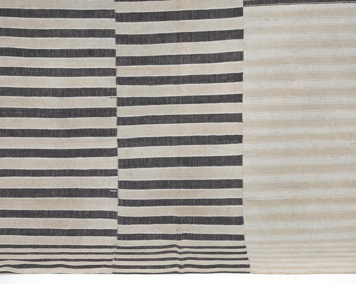 Neutral Kilim Rug 5' 7" x 7' 11" | No. VR63032
