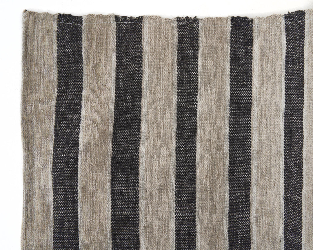 Neutral Kilim Rug 5' 7" x 7' 11" | No. VR63032