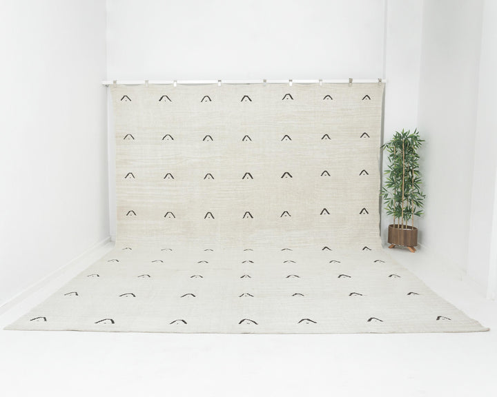 White Kilim Rug 11' x 13' 2" | No. VR24779