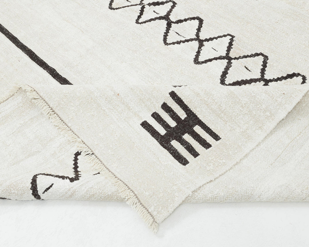 White Kilim Rug 8' x 12' 4" | No. VR41784