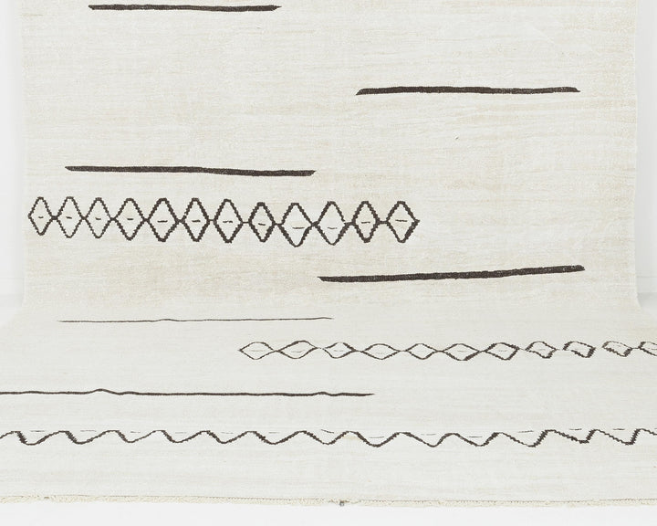 White Kilim Rug 8' x 12' 4" | No. VR41784