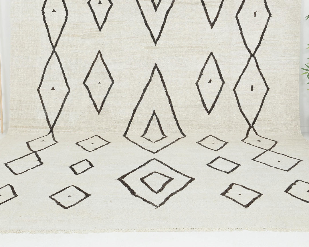 Black Kilim Rug 9' 10" x 13' 10" | No. VR49904