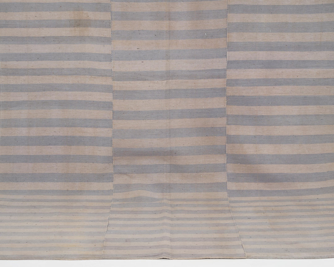 Kilim Rug 5' 4" x 9' 5" | No. VR42805