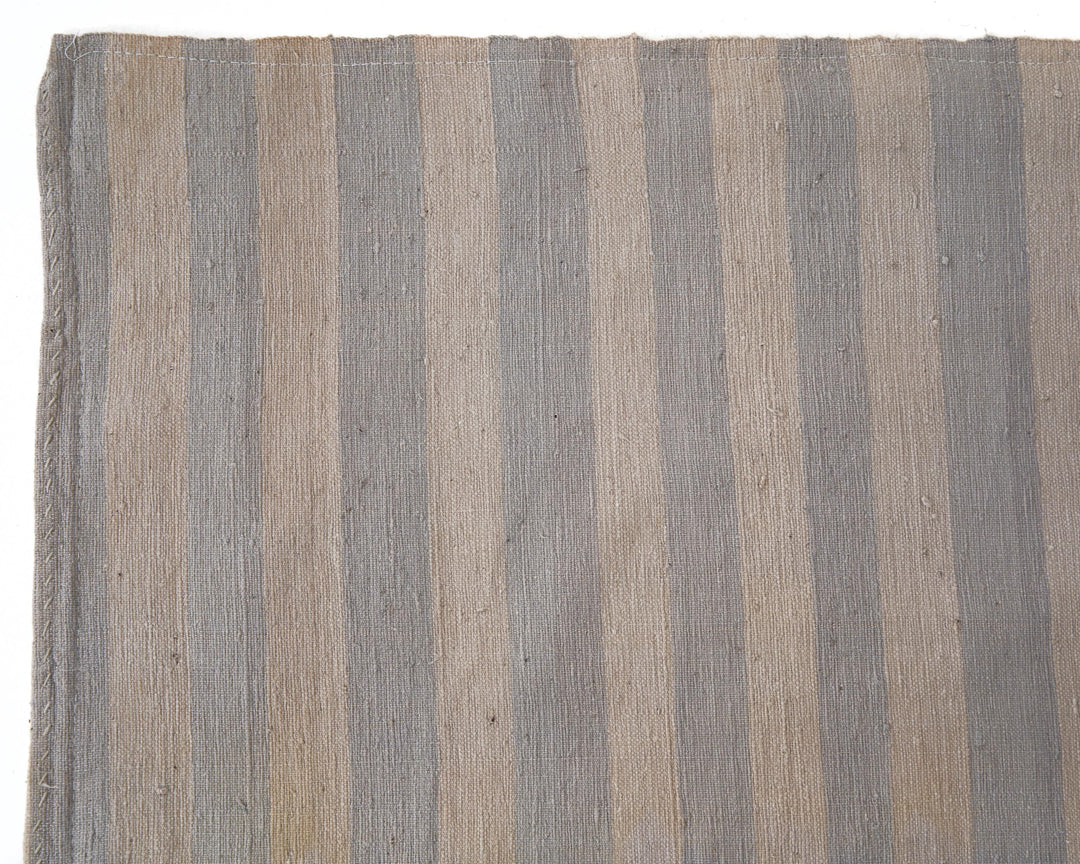 Kilim Rug 5' 4" x 9' 5" | No. VR42805