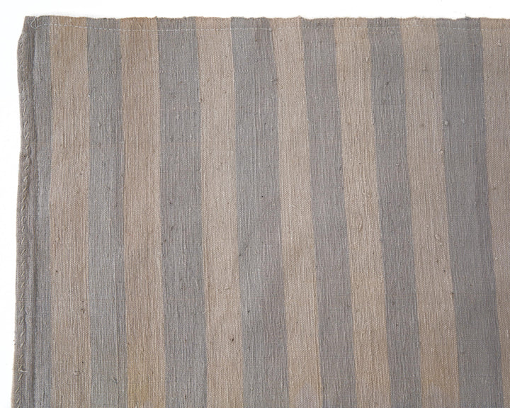 Kilim Rug 5' 4" x 9' 5" | No. VR42805