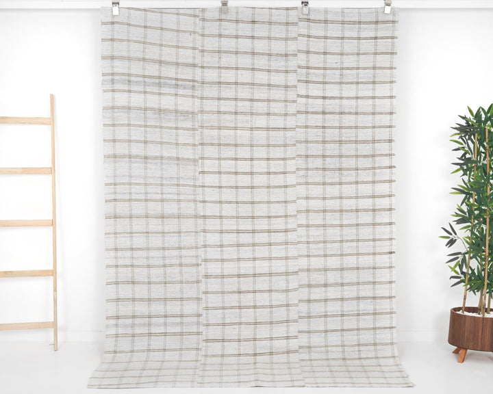 Gray Kilim Rug 5' 6" x 7' 10" | No. VR74175