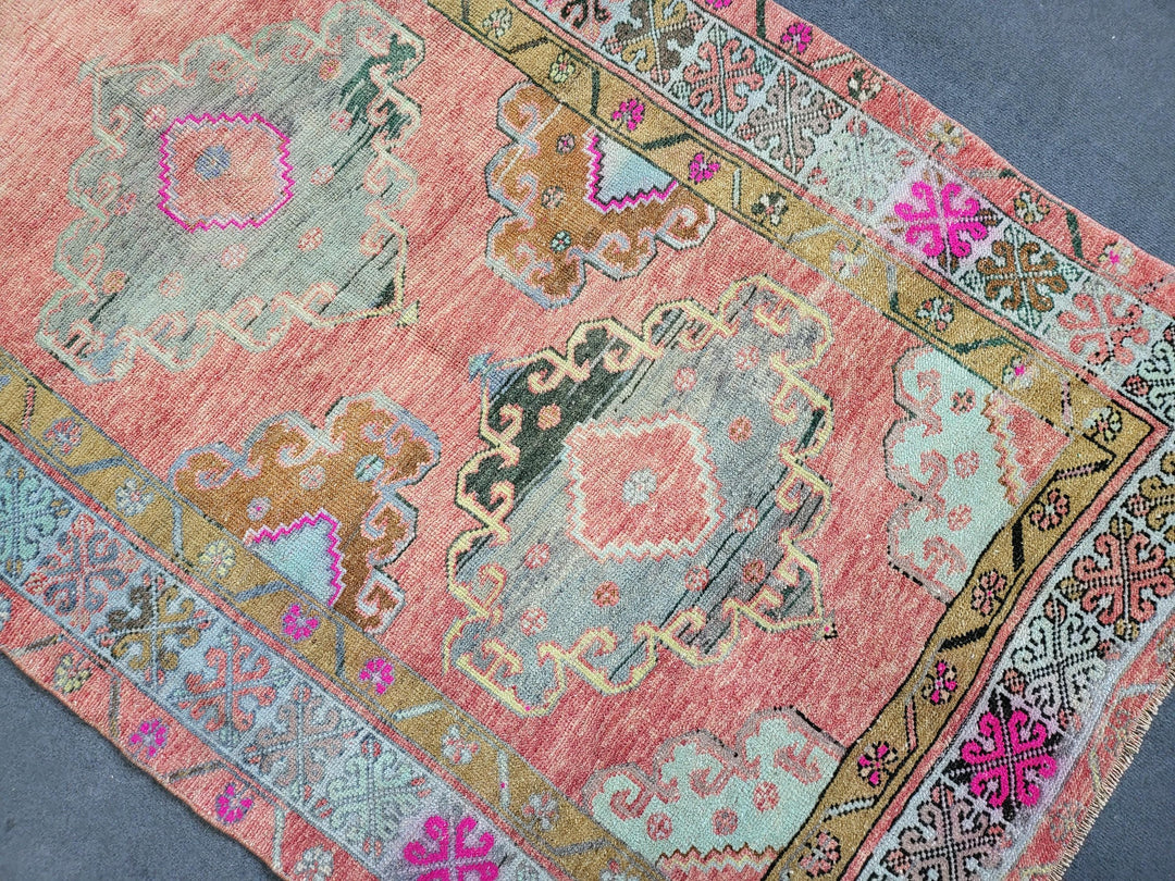Turkish Oushak Rug 3' 9" x 6' 1" Hand-Knotted close-up