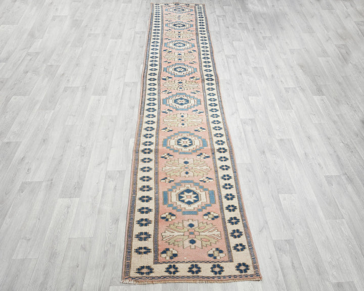 Runner Rug 2' 5" x 11' 7" | No. VR37785