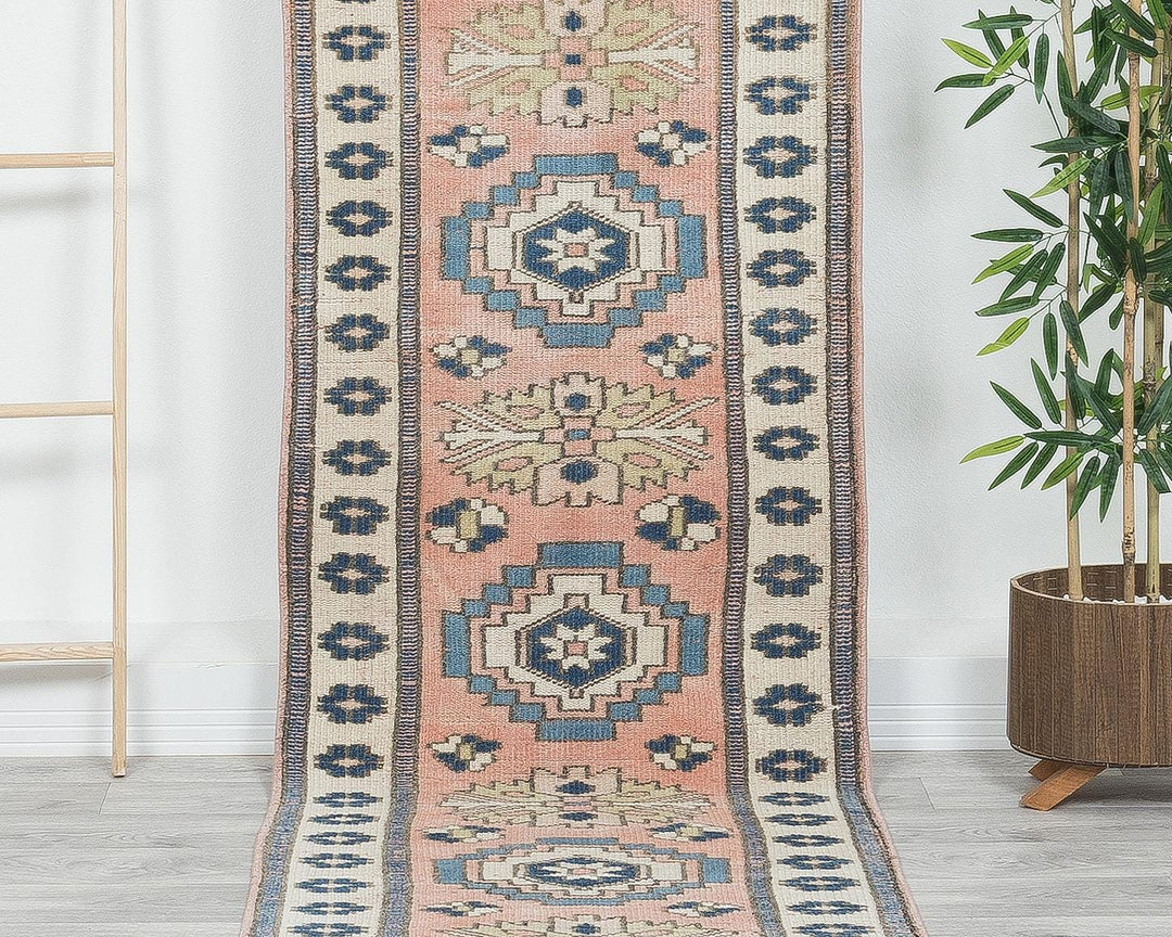 Runner Rug 2' 5" x 11' 7" | No. VR37785