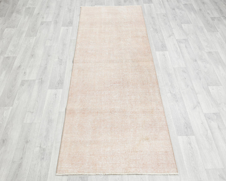 Neutral Runner Rug 2' 6" x 7' 5" | No. VR45362
