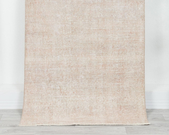 Neutral Runner Rug 2' 6" x 7' 5" | No. VR45362