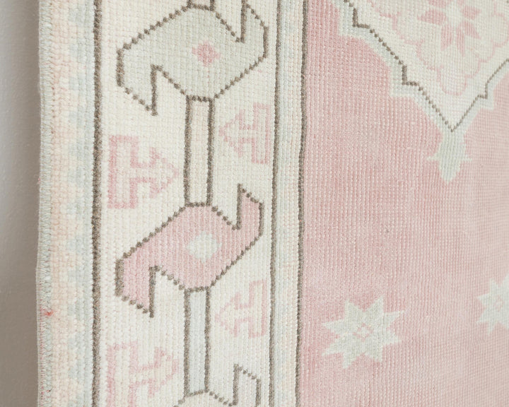 Beige Oushak Rug 2' 7" x 6' 2" | No. VR24132