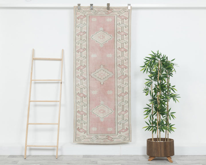 Beige Oushak Rug 2' 7" x 6' 2" | No. VR24132