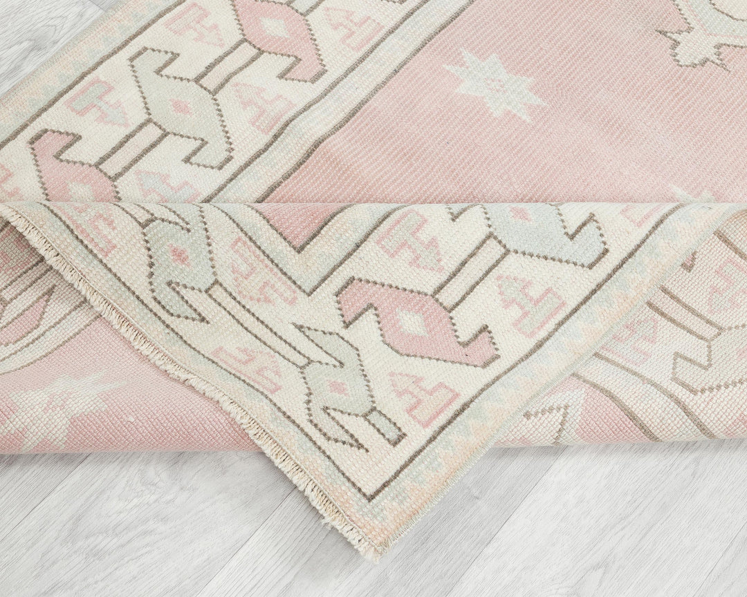 Beige Oushak Rug 2' 7" x 6' 2" | No. VR24132