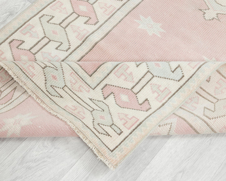 Beige Oushak Rug 2' 7" x 6' 2" | No. VR24132