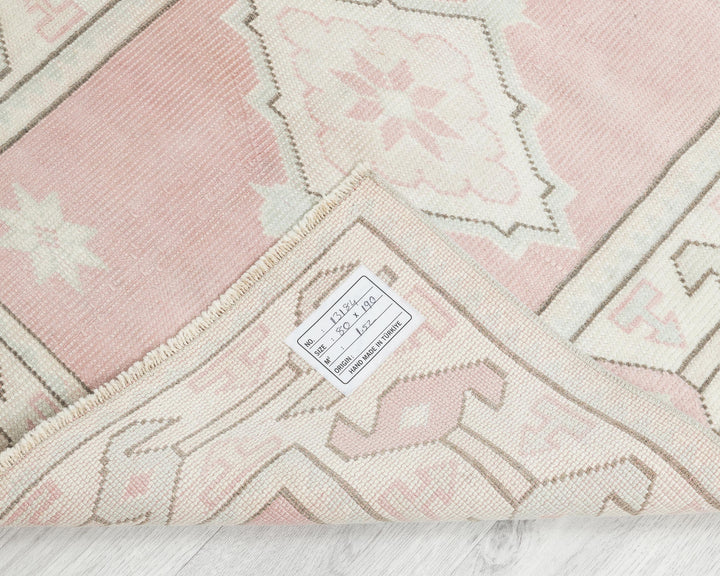 Beige Oushak Rug 2' 7" x 6' 2" | No. VR24132