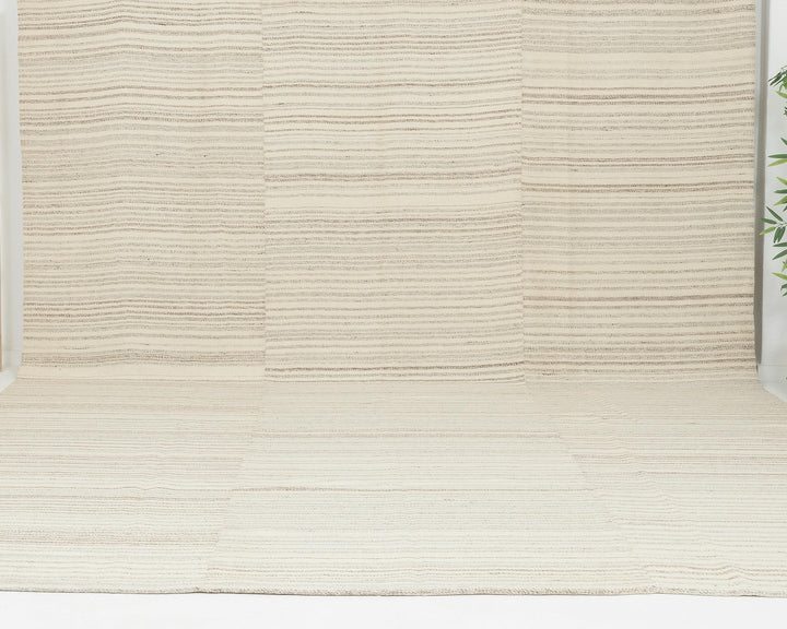 Beige Kilim Rug 10' x 13' 6" | No. VR38724