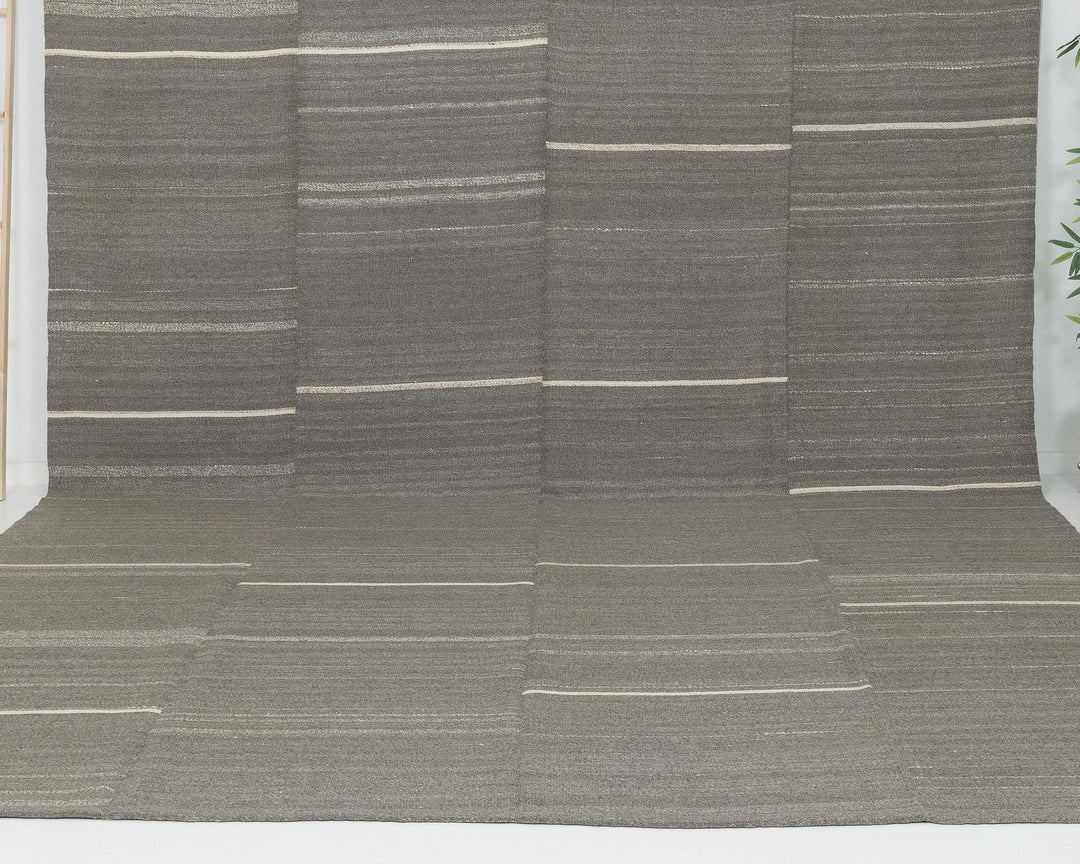 Gray Kilim Rug 9' 5" x 12' 10" | No. VR64987