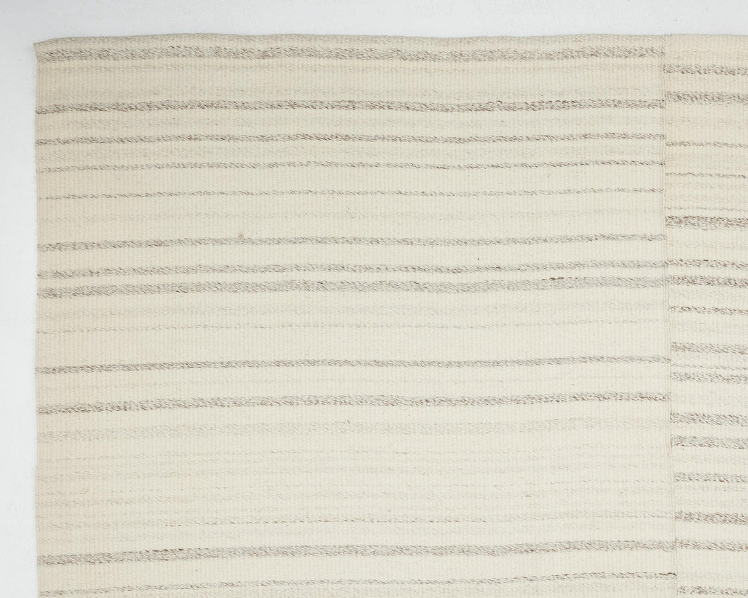 Beige Kilim Rug 10' x 13' 6" | No. VR24679