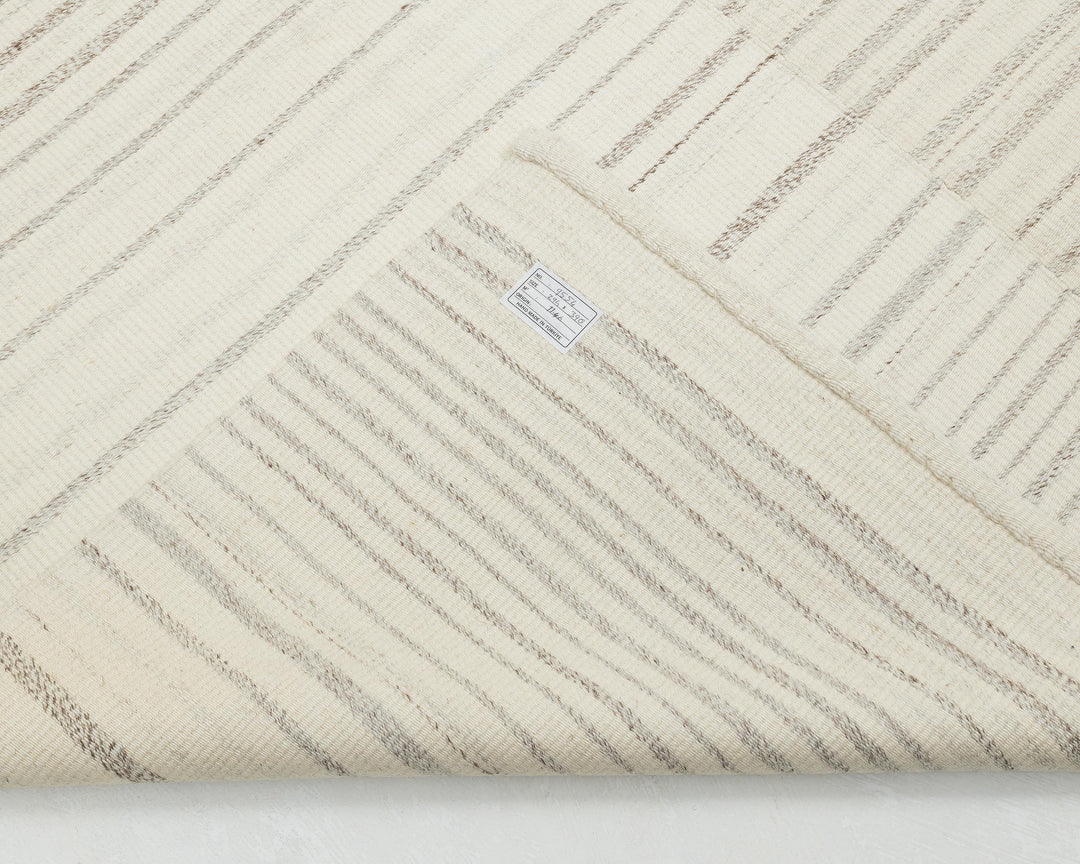 Beige Kilim Rug 10' x 13' 6" | No. VR24679