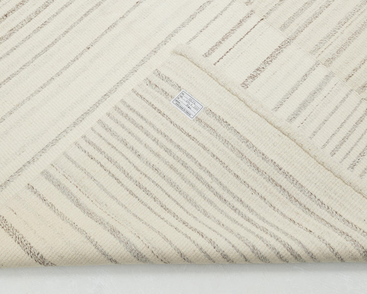 Beige Kilim Rug 10' x 13' 6" | No. VR24679