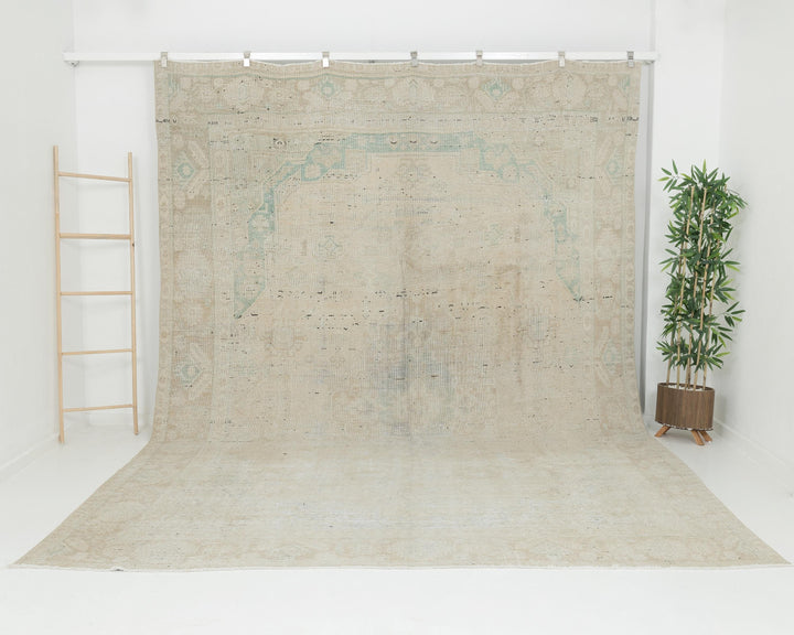 Beige Oushak Rug 9' 6" x 12' 2" | No. VR57867