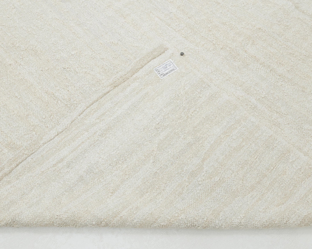White Kilim Rug 9' 10" x 12' 10" | No. VR33556