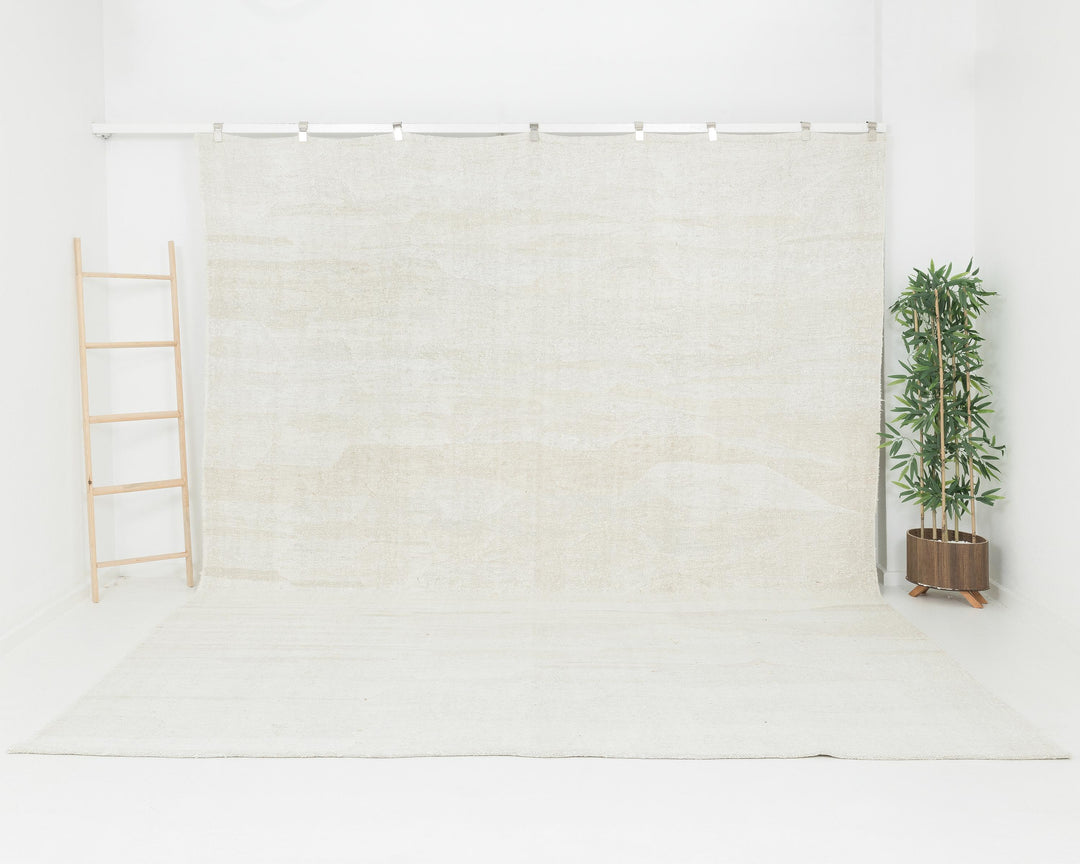 White Kilim Rug 9' 10" x 12' 1" | No. VR37923