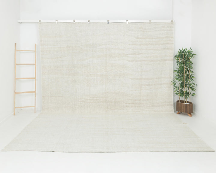 White Kilim Rug 9' 10" x 11' 11" | No. VR41398