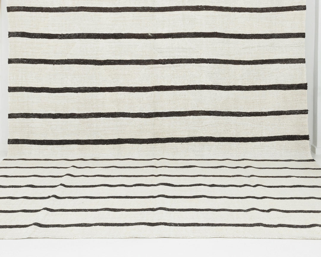 Black Kilim Rug 8' 10" x 11' 6" | No. VR16512
