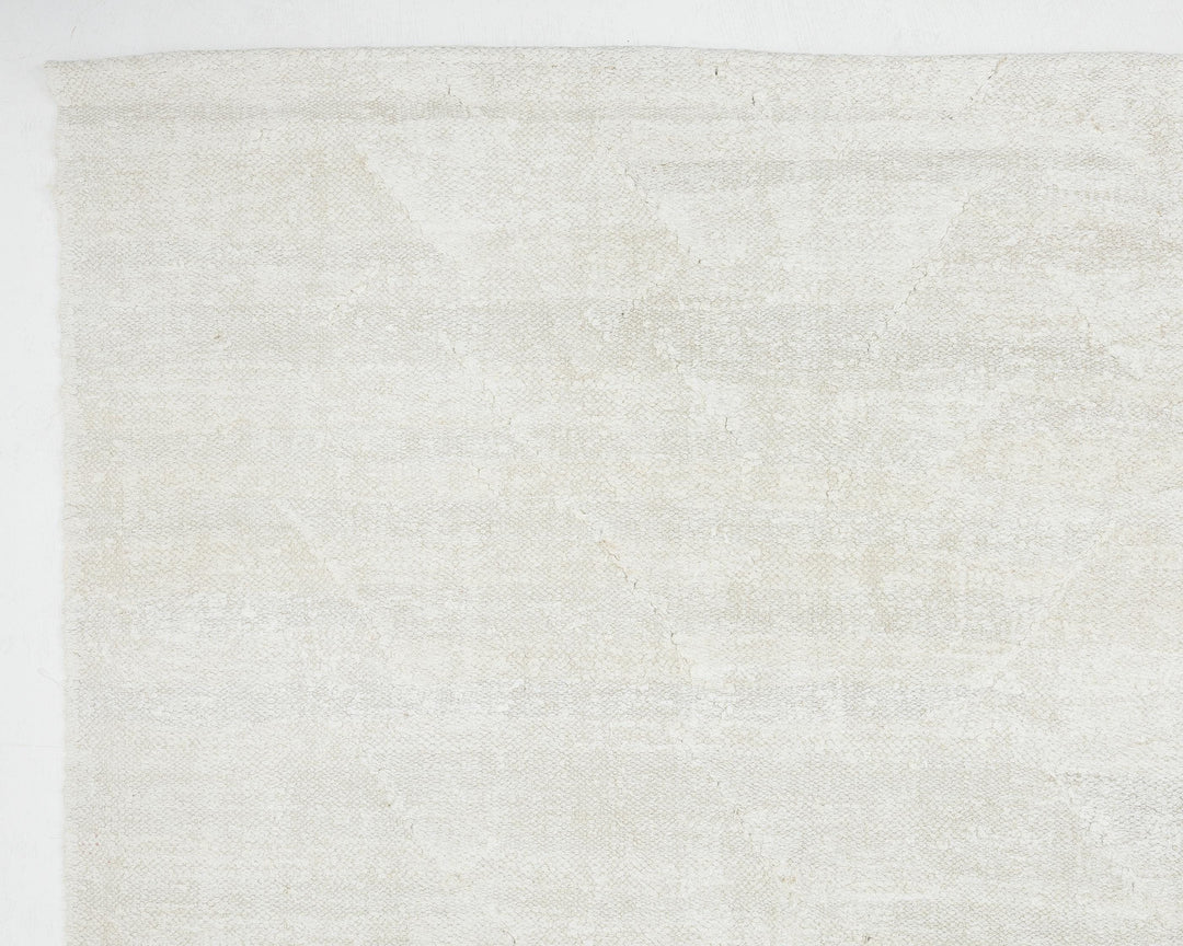 White Kilim Rug 9' 6" x 12' 4" | No. VR36792