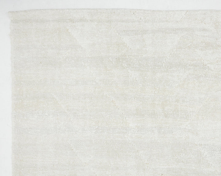 White Kilim Rug 9' 6" x 12' 4" | No. VR36792