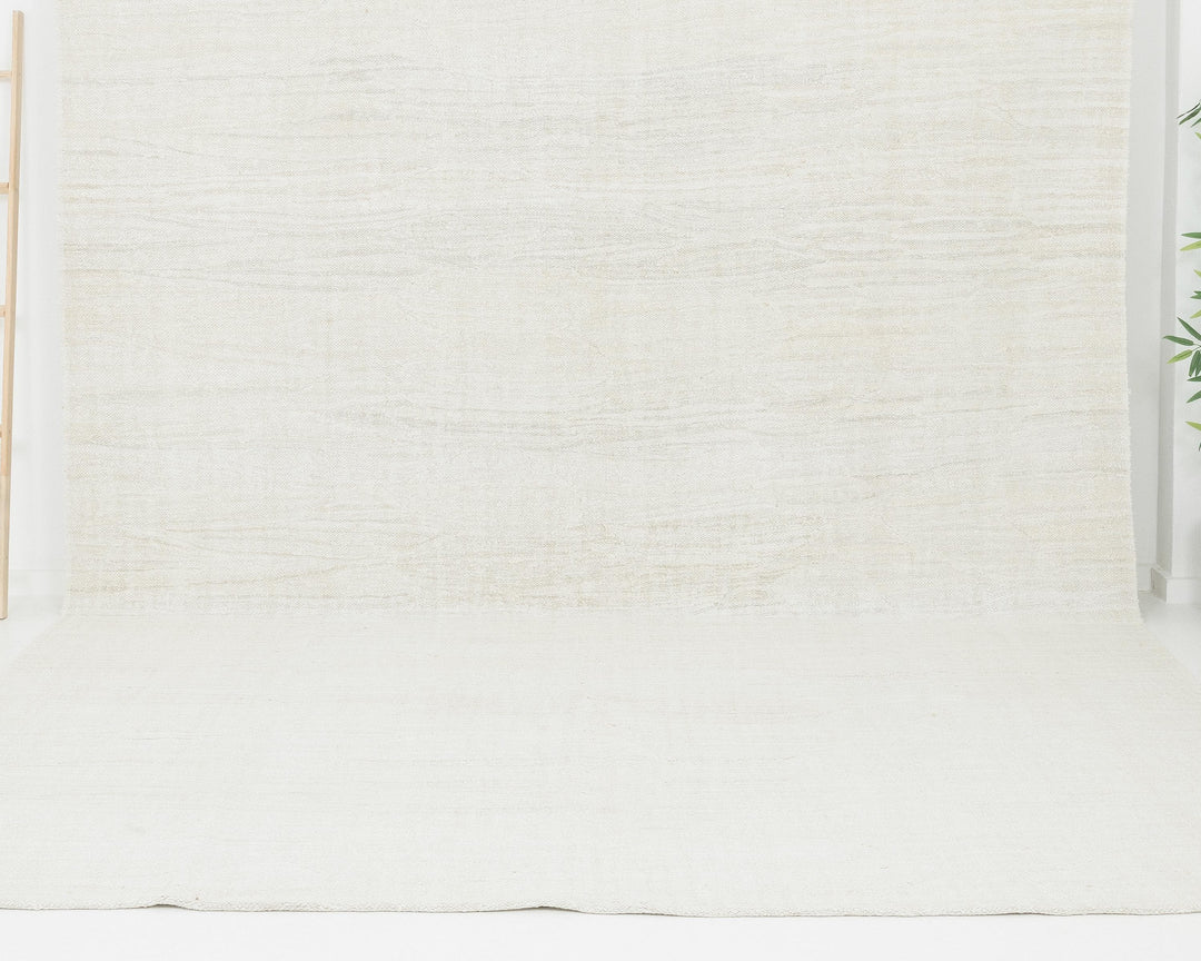 Ivory Kilim Rug 8' 10" x 11' 10" | No. VR58167
