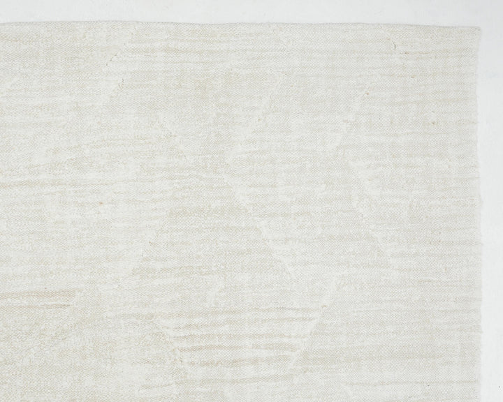White Kilim Rug 8' 4" x 10' 11" | No. VR36973