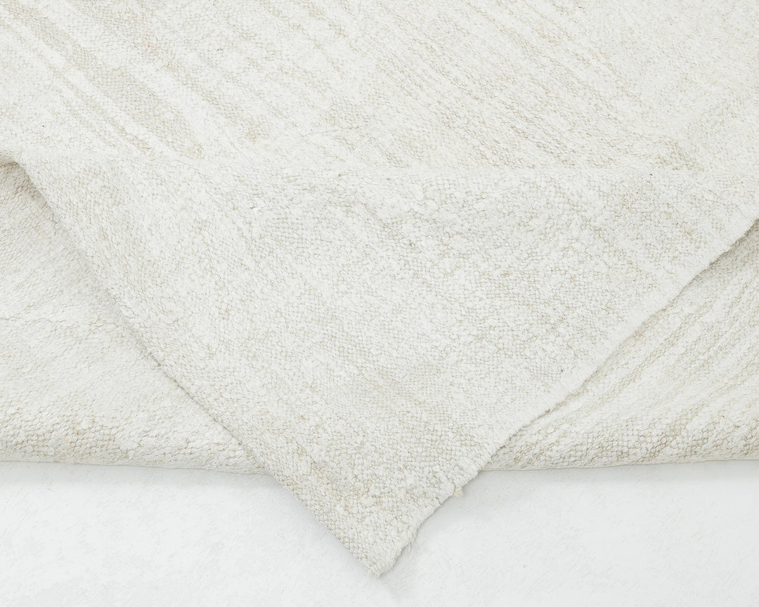 White Kilim Rug 9' 1" x 11' 7" | No. VR83571