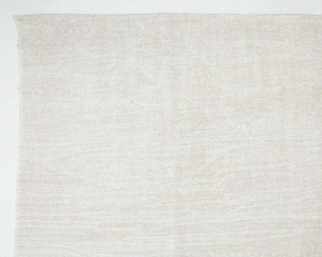 White Kilim Rug 8' 1" x 11' 1" | No. VR19514