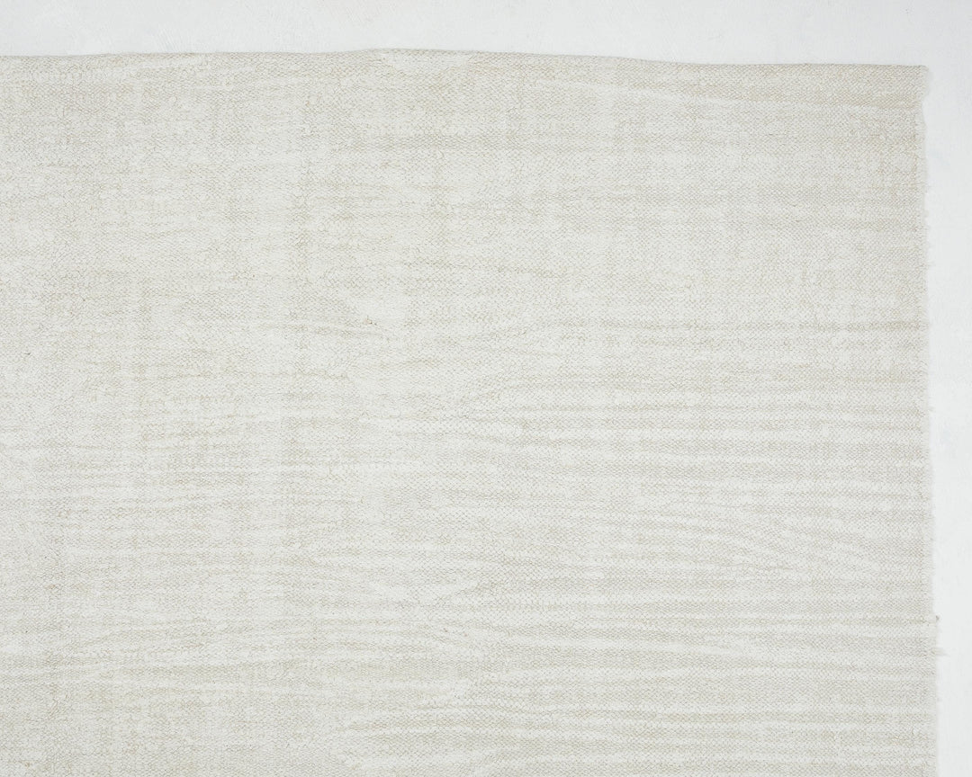 White Kilim Rug 8' 1" x 11' 1" | No. VR19514